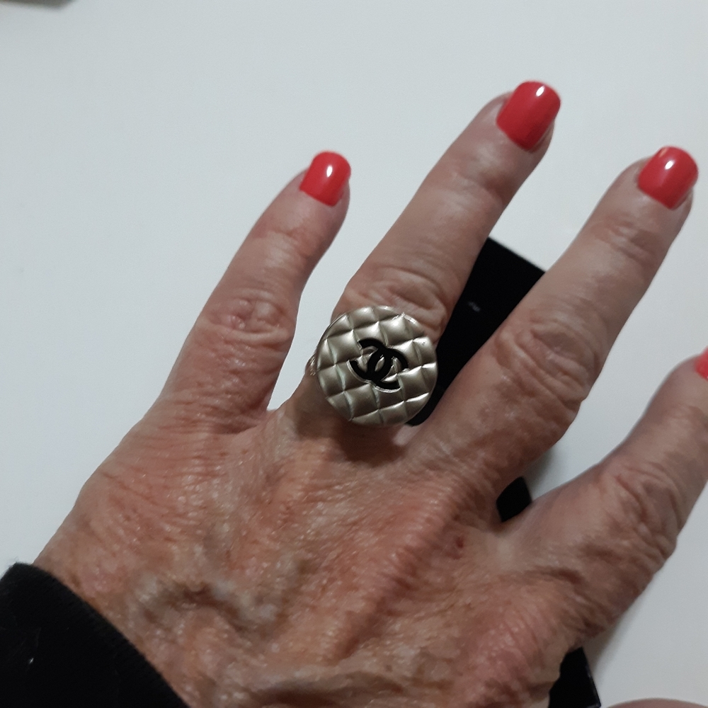 Authentic button ring